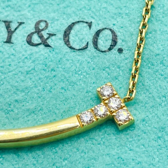 Tiffany & Co. T Smile Medium Pendant in Yellow Gold with Diamonds - Picture 4 of 11
